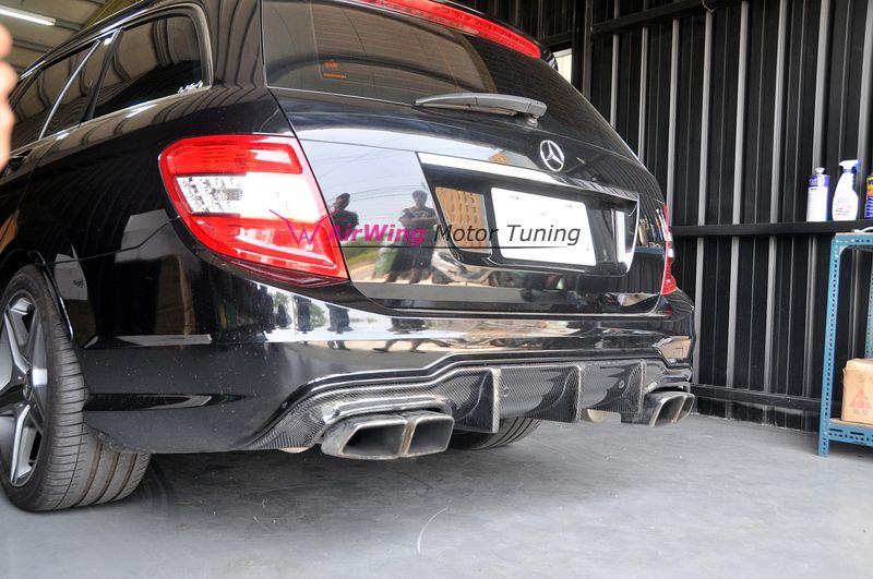 W204 (2011~) - AirWing Big Fin style Carbon Rear Diffuser 3